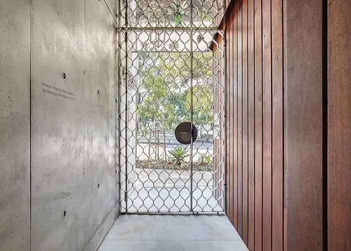 \'The Fern\' Split-Level Eco Luxury With Lush Courtyard